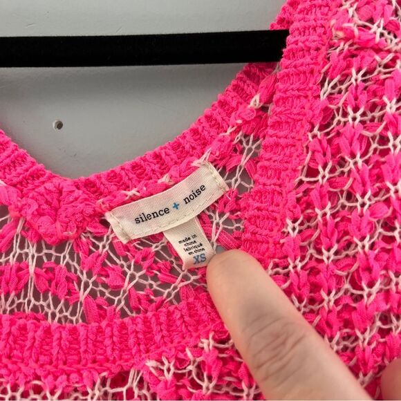 Silence + Noise Neon Pink Pullover Sweater Size XS - Picture 4 of 6
